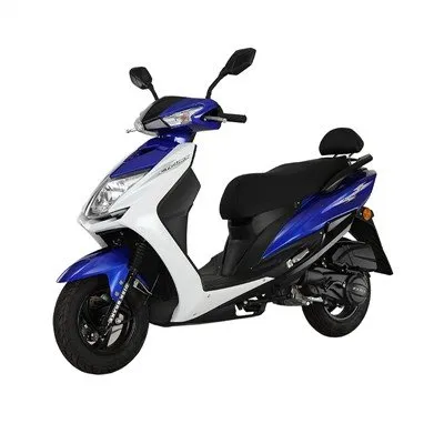 4-taktu ūdensdzesēts 125cc mopēds